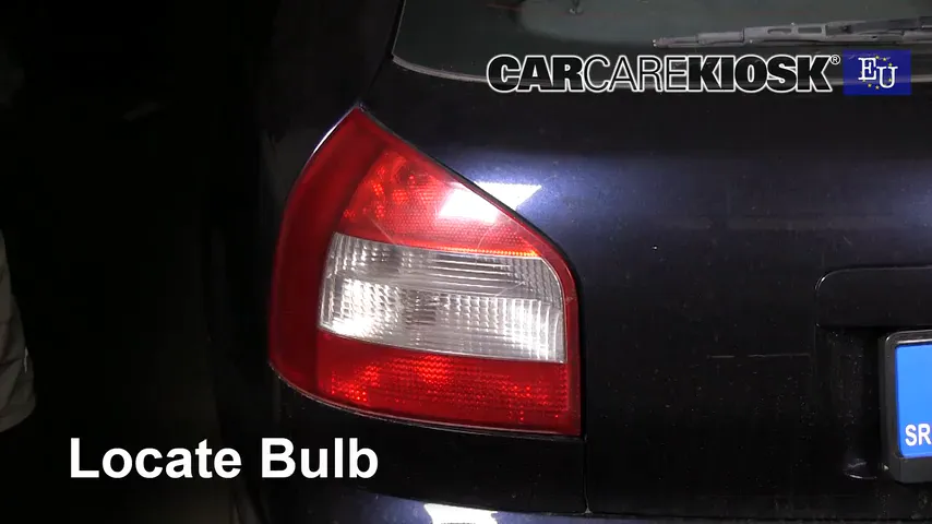 2001 Audi A3 TDI 1.9L 4 Cyl. Turbo Diesel Éclairage Feu clignotant arrière (remplacer l'ampoule)